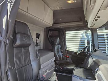 R580 V8 / 6x4 / FULL AIR / RETARDER